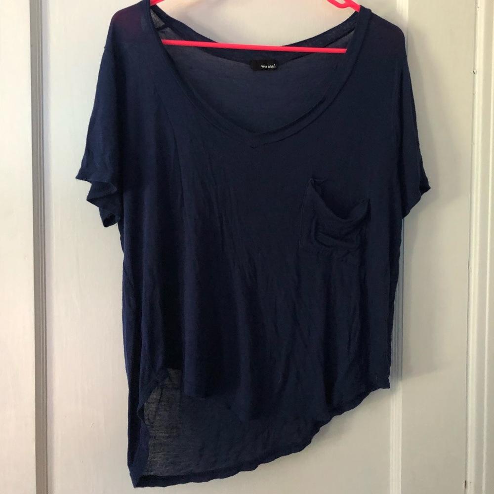Wet seal V-neck pocket T-shirts